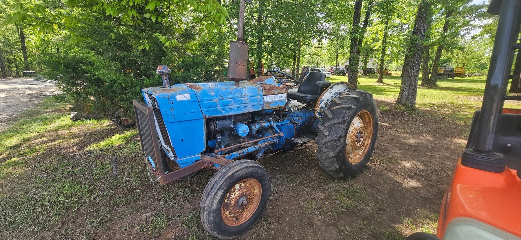 Ford 2000 Equipment Image0