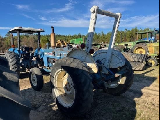 Image of Ford 2000 equipment image 3