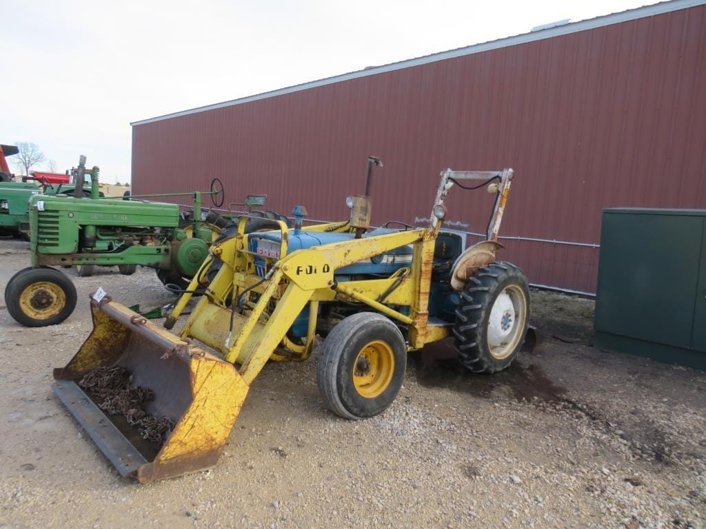 Ford 2000 Equipment Image0