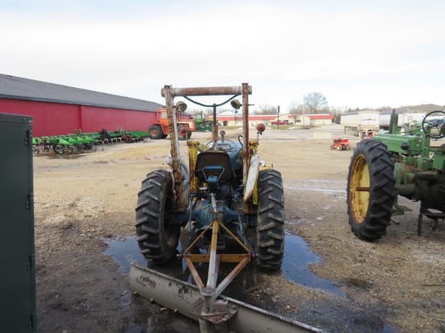 Image of Ford 2000 equipment image 4