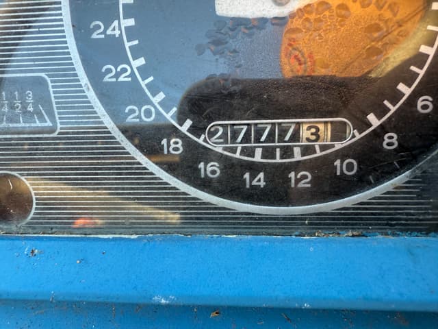 Image of Ford 2000 equipment image 4