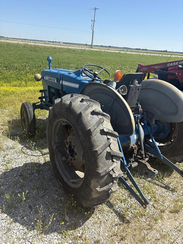 Image of Ford 2000 equipment image 2