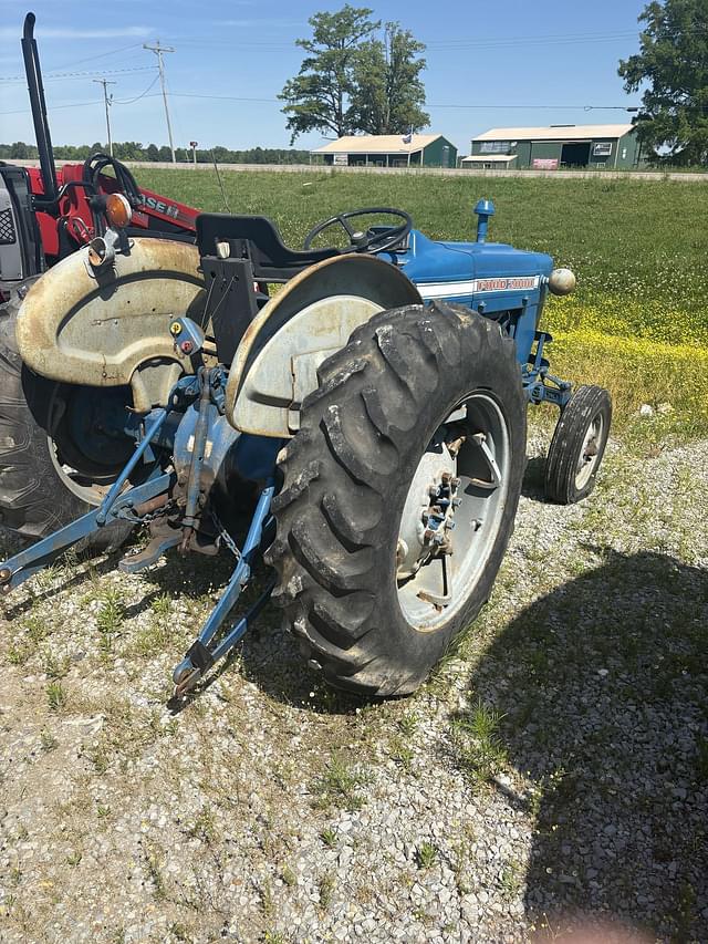 Image of Ford 2000 equipment image 3