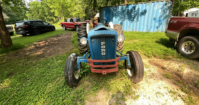 Image of Ford 2000 equipment image 1