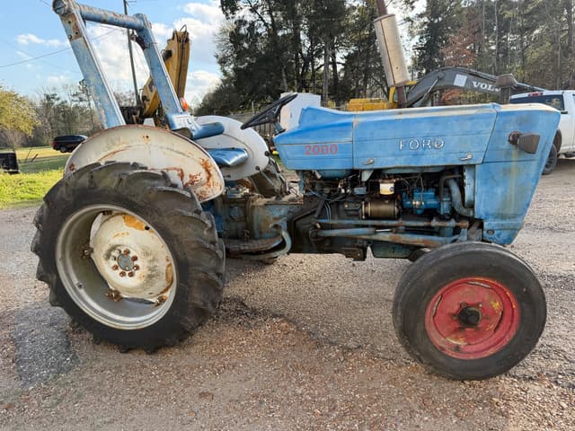 Image of Ford 2000 equipment image 1