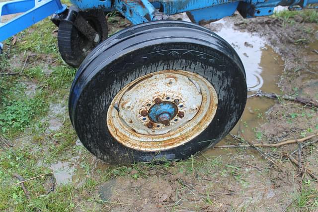 Image of Ford 2000 equipment image 4