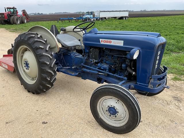 Image of Ford 2000 equipment image 3