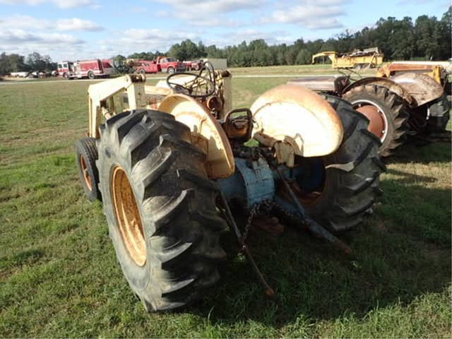 Image of Ford 2000 equipment image 4