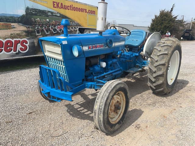 Image of Ford 2000 equipment image 3