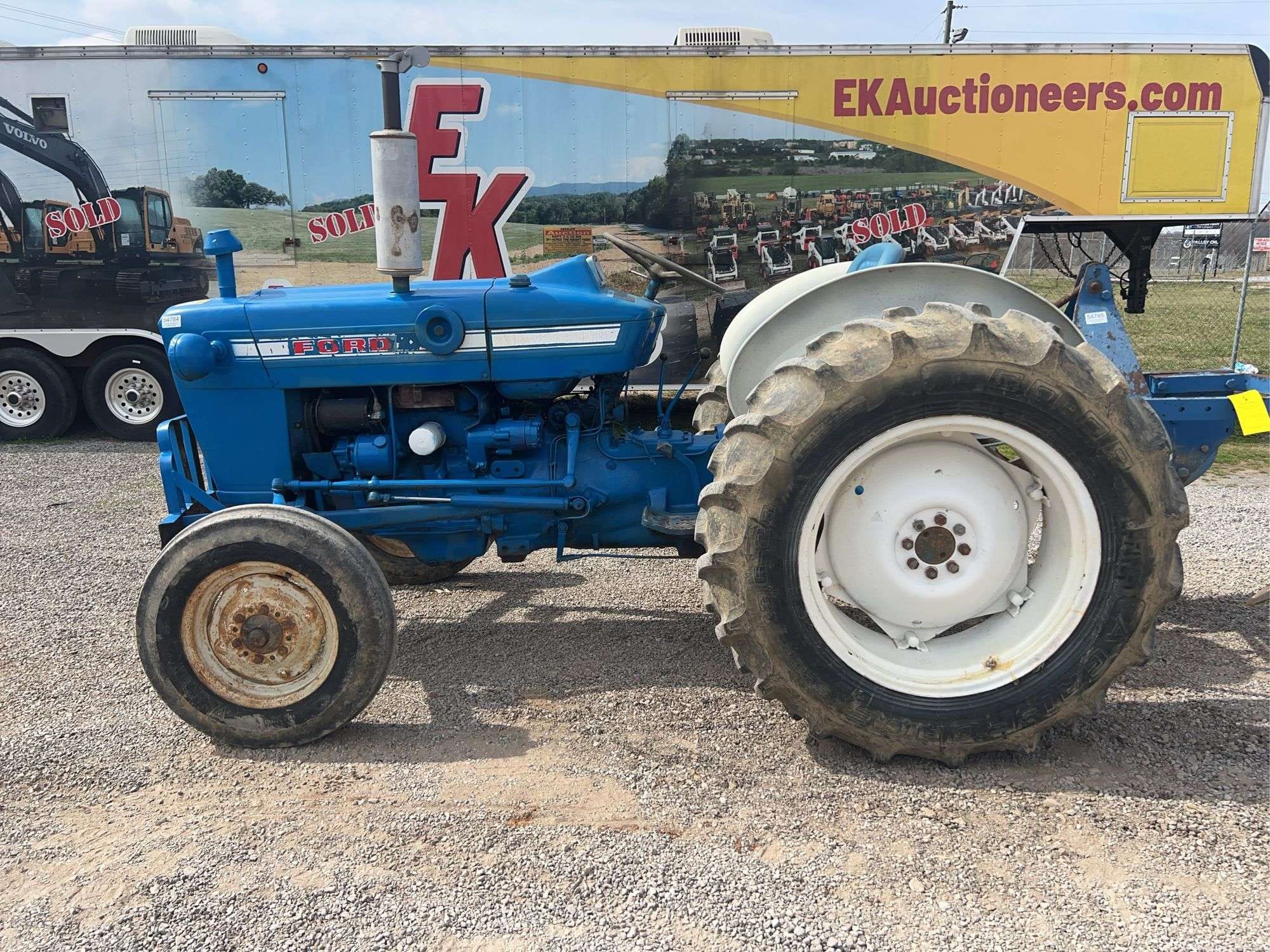 Ford 2000 Equipment Image0