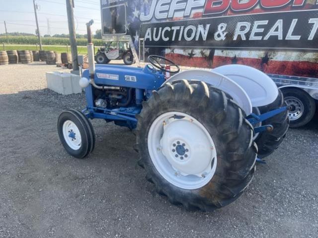 Image of Ford 2000 equipment image 1