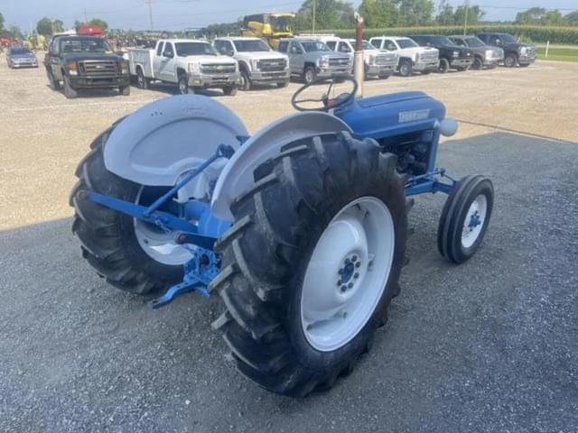 Image of Ford 2000 equipment image 2