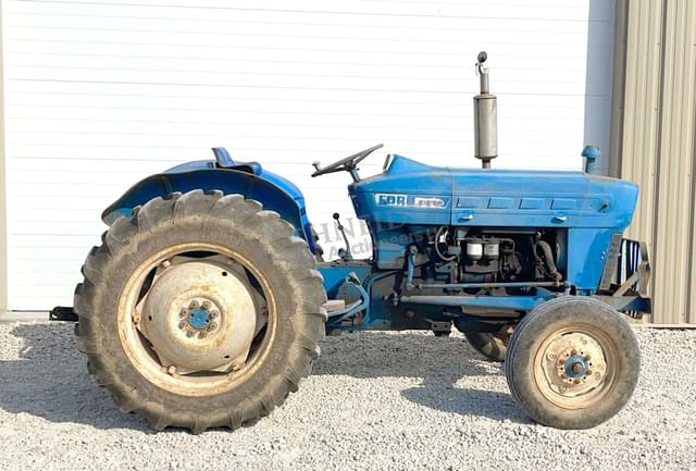 Image of Ford 2000 equipment image 2
