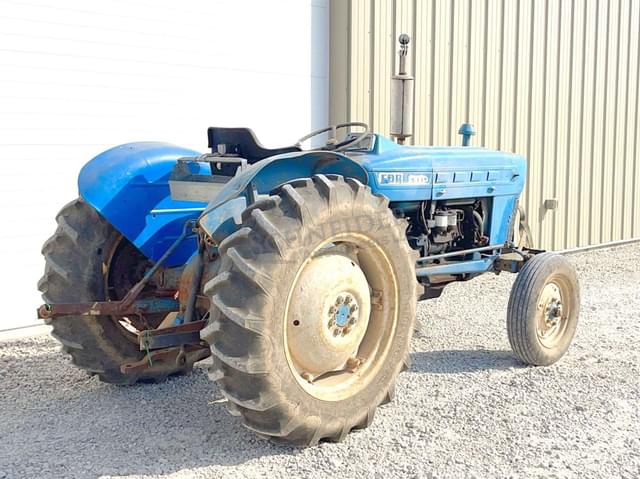 Image of Ford 2000 equipment image 4