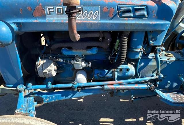 Image of Ford 2000 equipment image 3