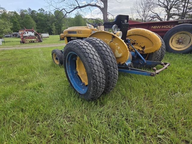 Image of Ford 2000 equipment image 4