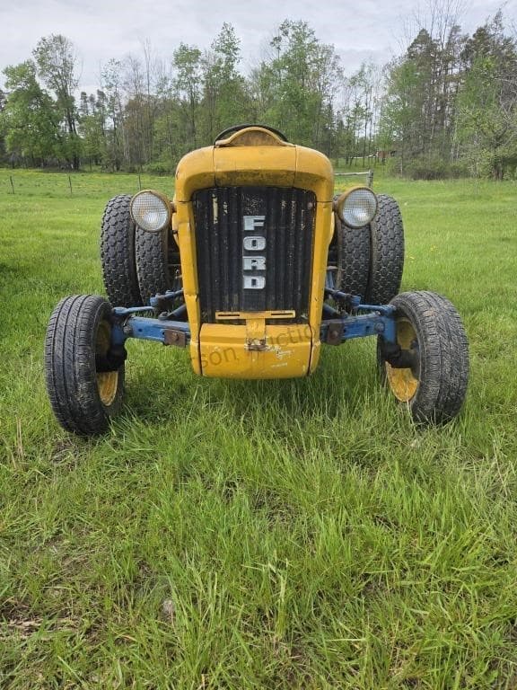 Image of Ford 2000 equipment image 1
