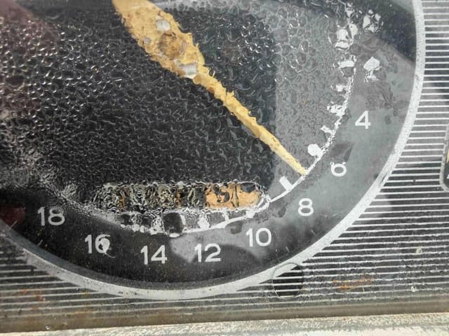 Image of Ford 2000 equipment image 3