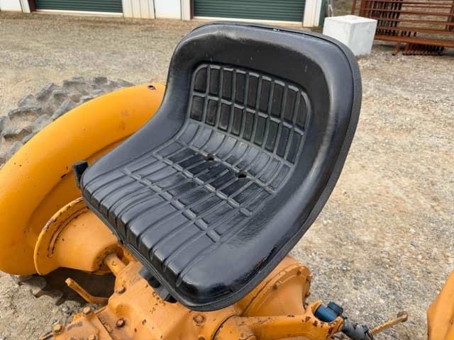 Image of Ford 2000 equipment image 1