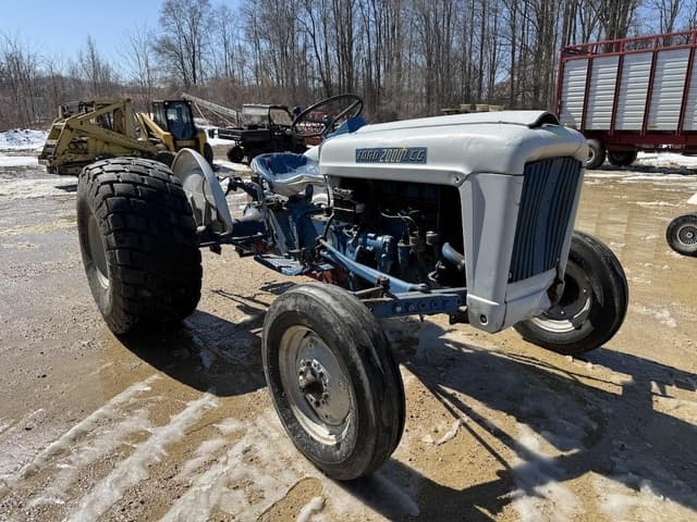 Image of Ford 2000 equipment image 2