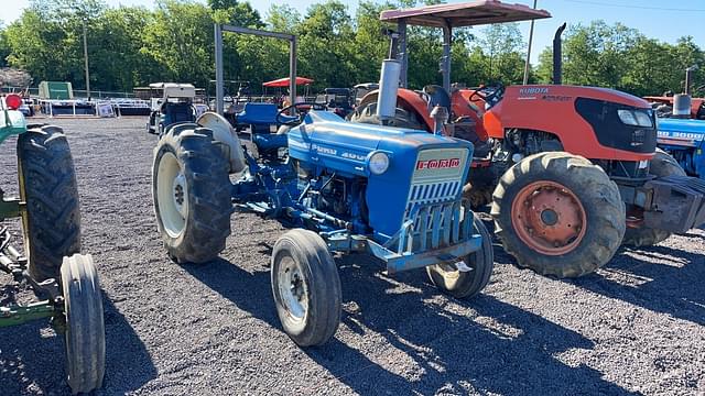 Image of Ford 2000 equipment image 2