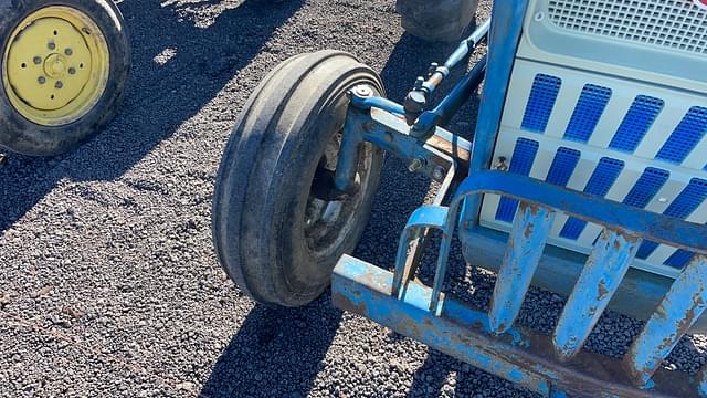 Image of Ford 2000 equipment image 3