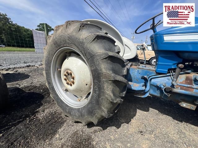 Image of Ford 2000 equipment image 4