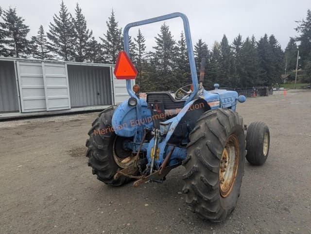 Image of Ford 2000 equipment image 3