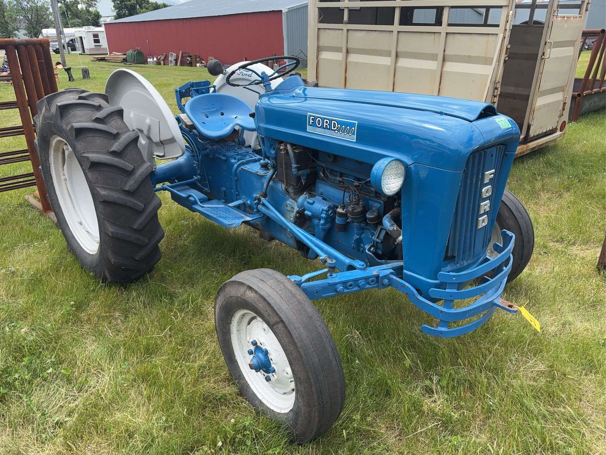 Ford 2000 Equipment Image0