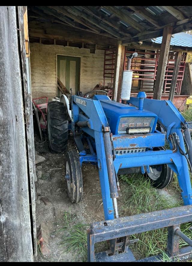 Image of Ford 2000 equipment image 3