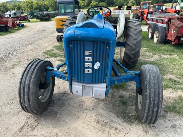 Image of Ford 2000 equipment image 1
