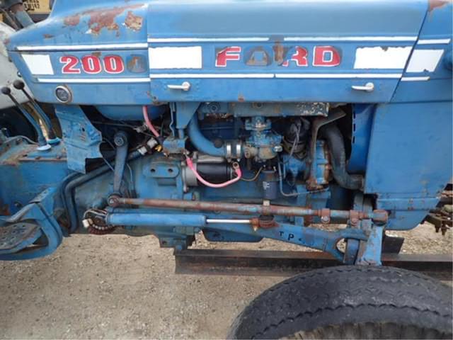 Image of Ford 2000 equipment image 3