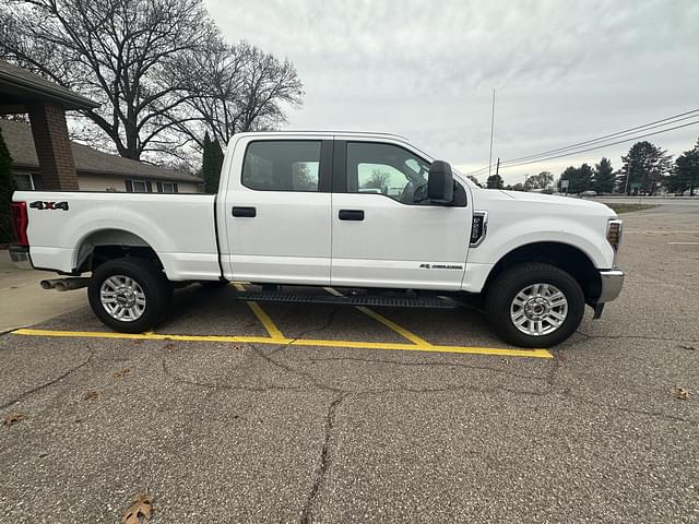 Image of Ford F-250 equipment image 1