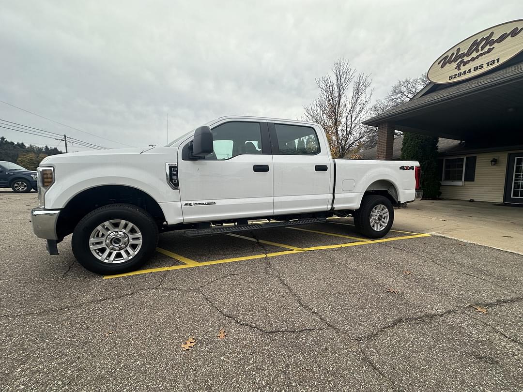 Image of Ford F-250 Primary image