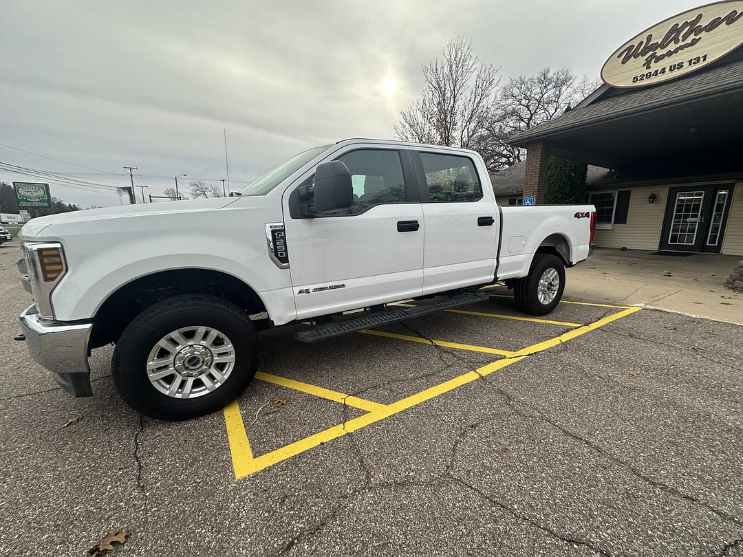 Image of Ford F-250 Primary image