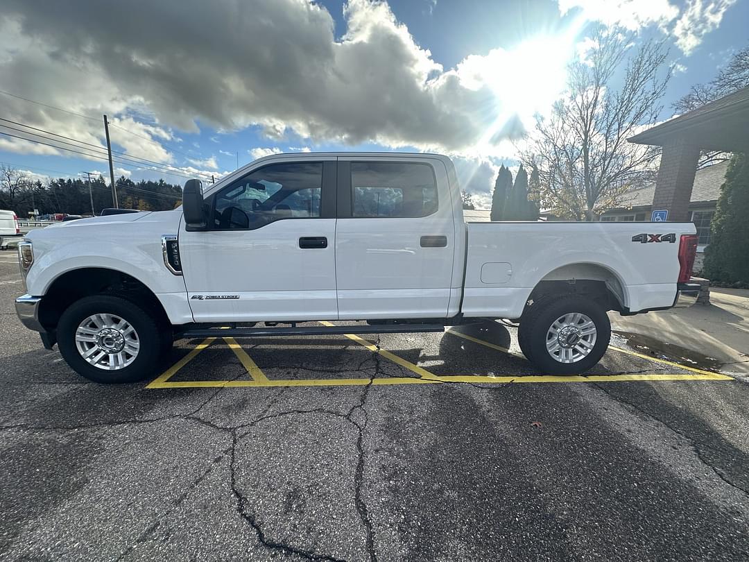 Image of Ford F-250 Primary image