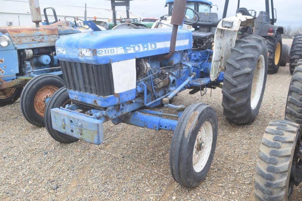 Ford 2110 Equipment Image0