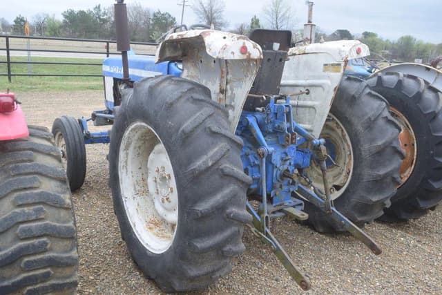 Image of Ford 2110 equipment image 1