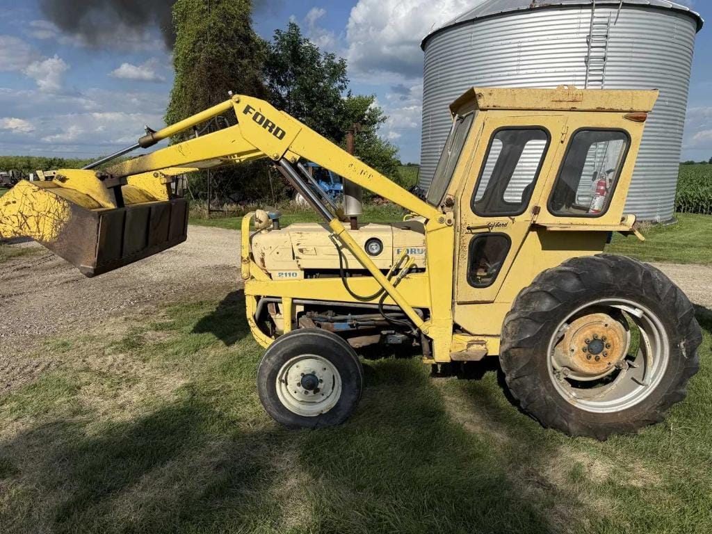 Ford 2110 Equipment Image0
