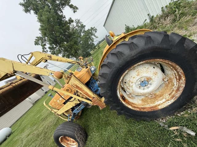 Image of Ford 2110 equipment image 2