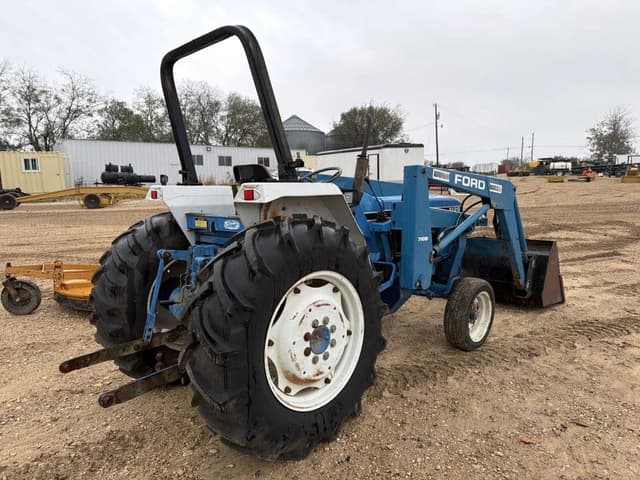 Image of Ford 2120 equipment image 4