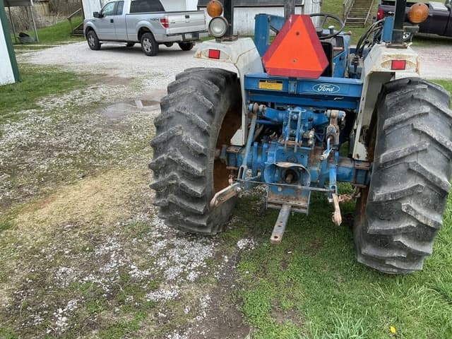 Image of Ford 2120 equipment image 3