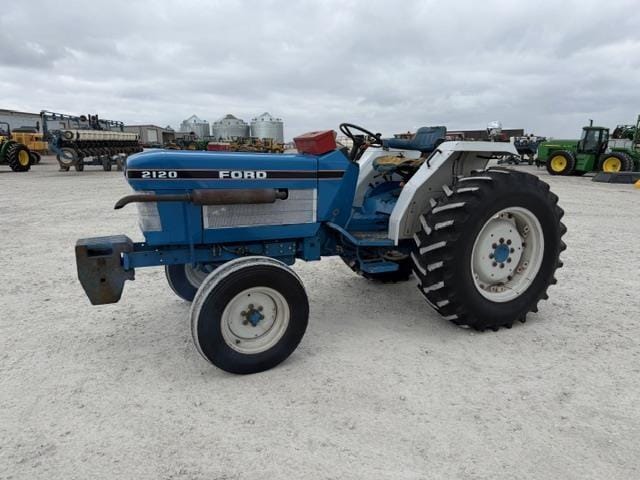 Ford 2120 Equipment Image0