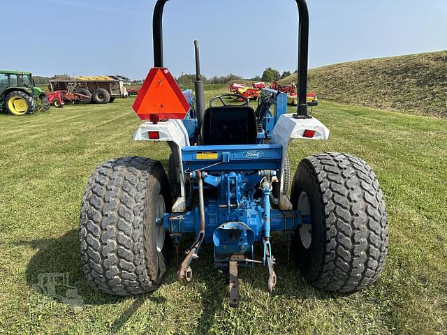 Image of Ford 2120 equipment image 3