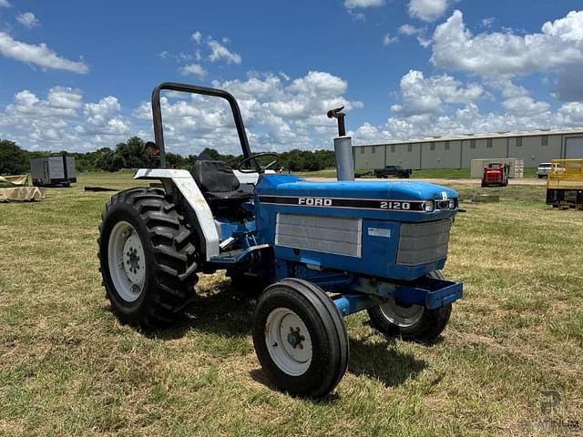 Image of Ford 2120 equipment image 4