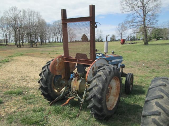 Image of Ford 2310 equipment image 2