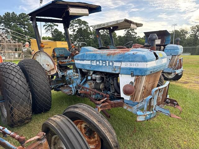 Image of Ford 2310 equipment image 3