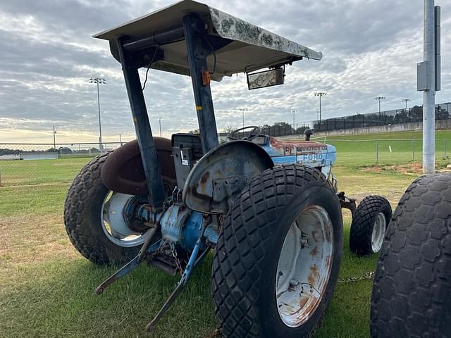 Image of Ford 2310 equipment image 4