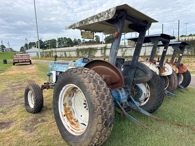 Image of Ford 2310 equipment image 2