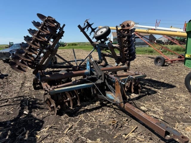 Ford 242 Equipment Image0